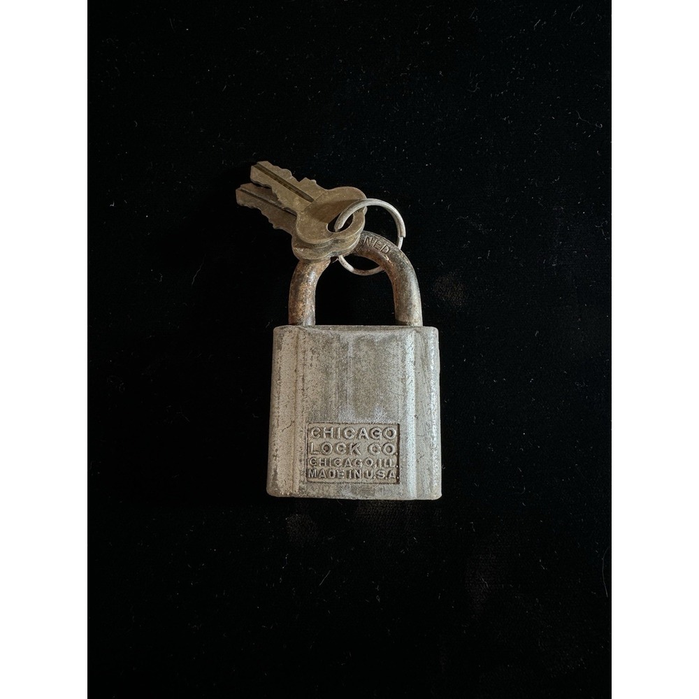Vintage Old Chicago Lock Co. Company Padlock w/ 2 Working Keys - Made In USA